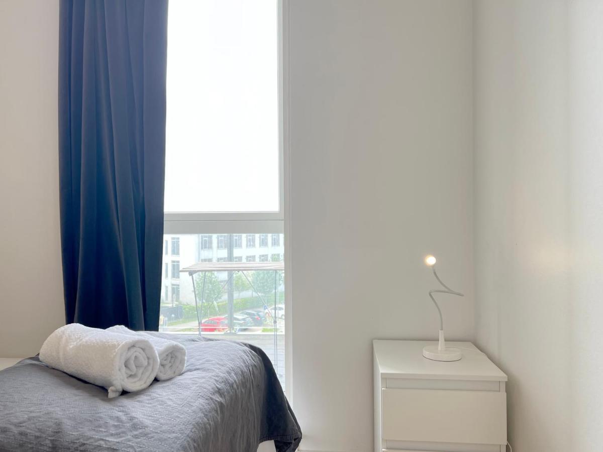 3 Bedroom At Margretheholmsvej With Balcony Near The Opera House And The Center *